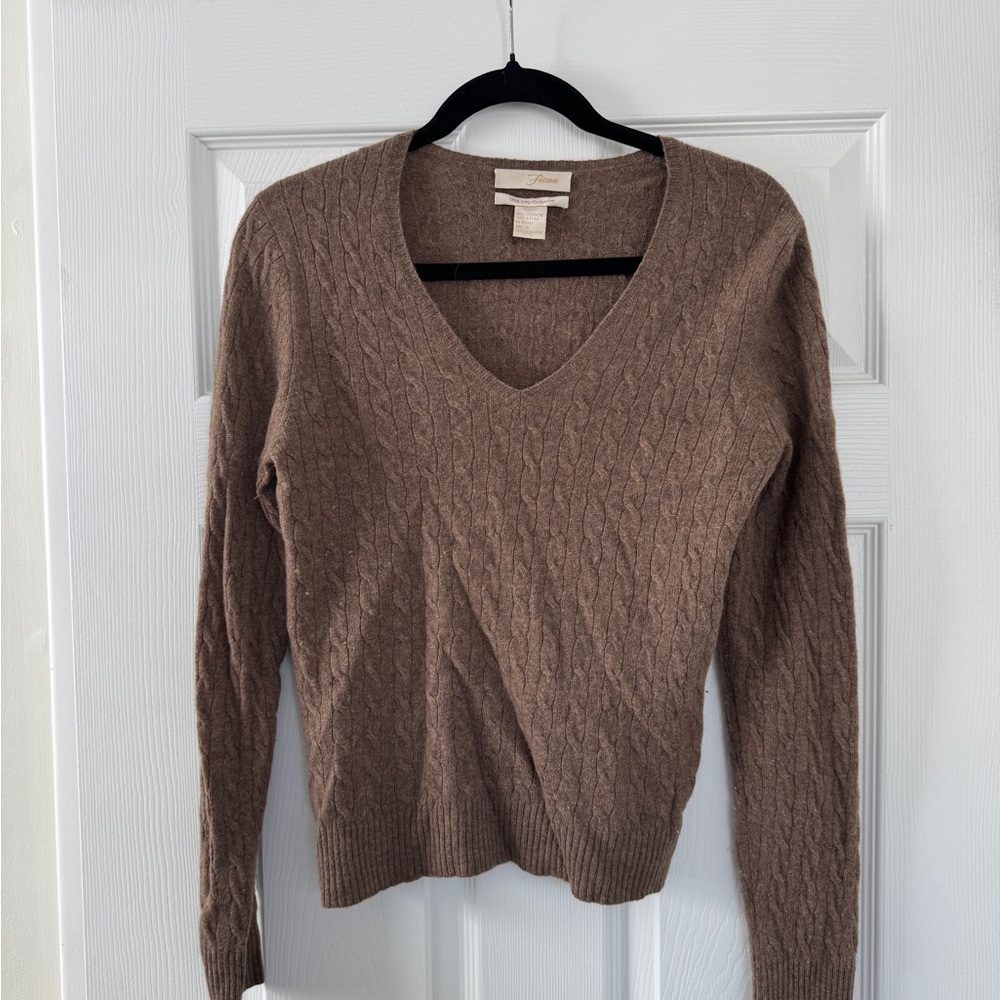 Classic V-Neck 100% Cashmere Cable Knit Sweater in Brown